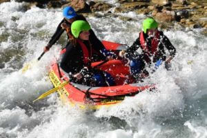 Isar Power Rafting München Junggesellenabschied, JGA Männer Action